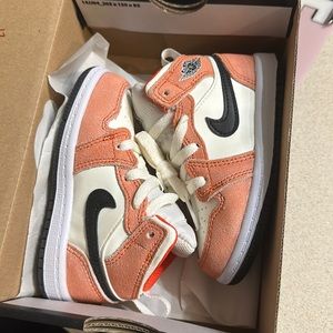 Jordan 1 Mid toddler 7C
